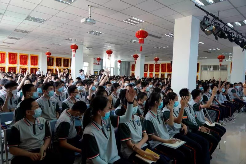 這天，家長們都來這里學(xué)習(xí)解決育兒問題的方法！