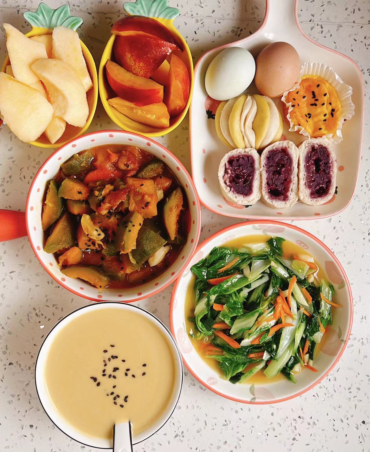 新生兒身上長(zhǎng)很多毛是病嗎？