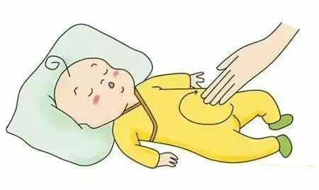 新生兒經(jīng)常憋氣發(fā)力，手腳亂蹬，咋回事？