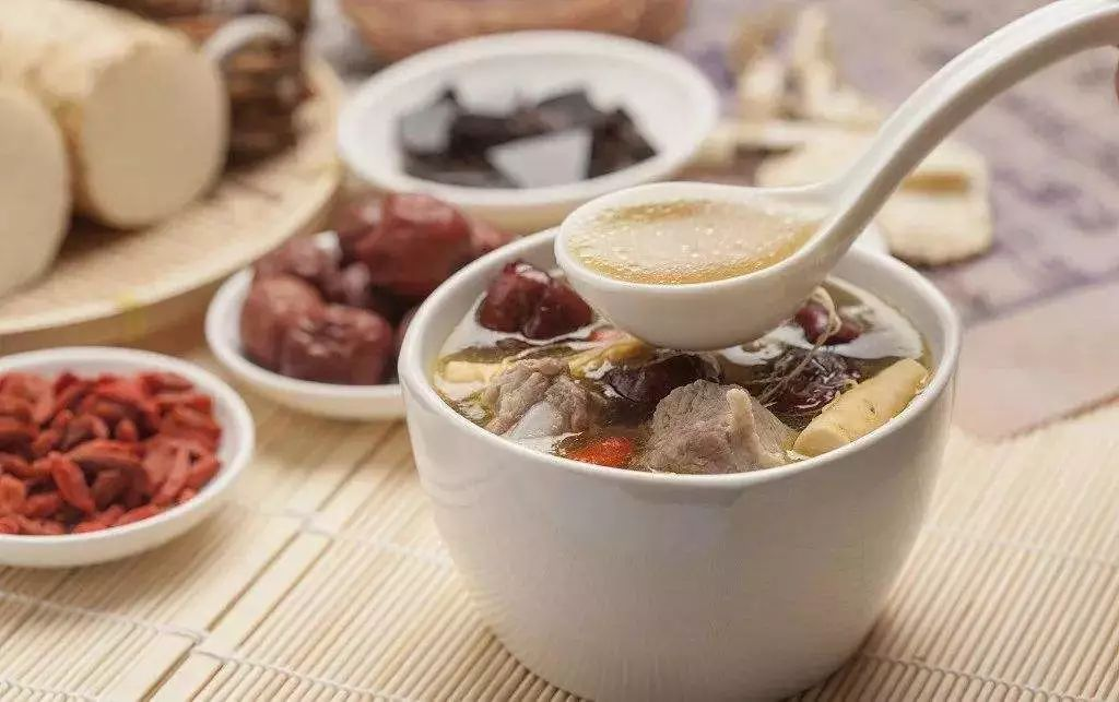 不同體質(zhì)的產(chǎn)婦月子餐怎么吃？