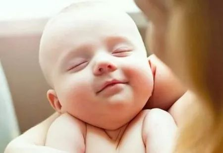 45天的新生兒有3天沒有拉臭臭了，是出現(xiàn)什么問題了嗎？