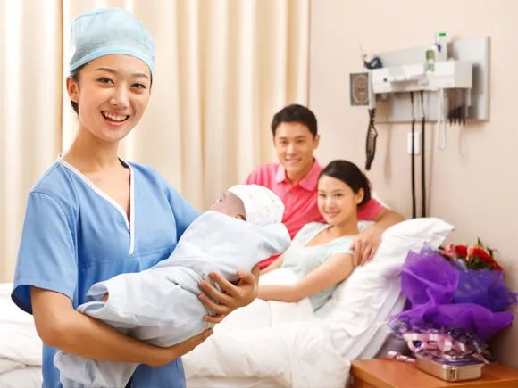 月嫂護(hù)理十二要點(diǎn)：讓新手媽媽安心坐月子