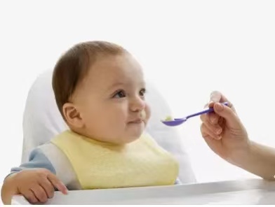 寶寶的第一口輔食，如何科學添加？新手爸媽必看！